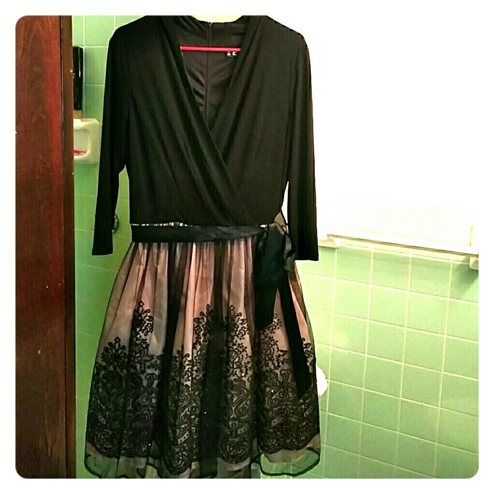 Leslie Fay dress
